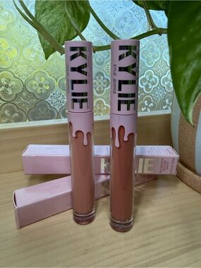 X2 KYLIE Jenner Matte Liquid Lipstick - #820 Another Day Another Nude & #736